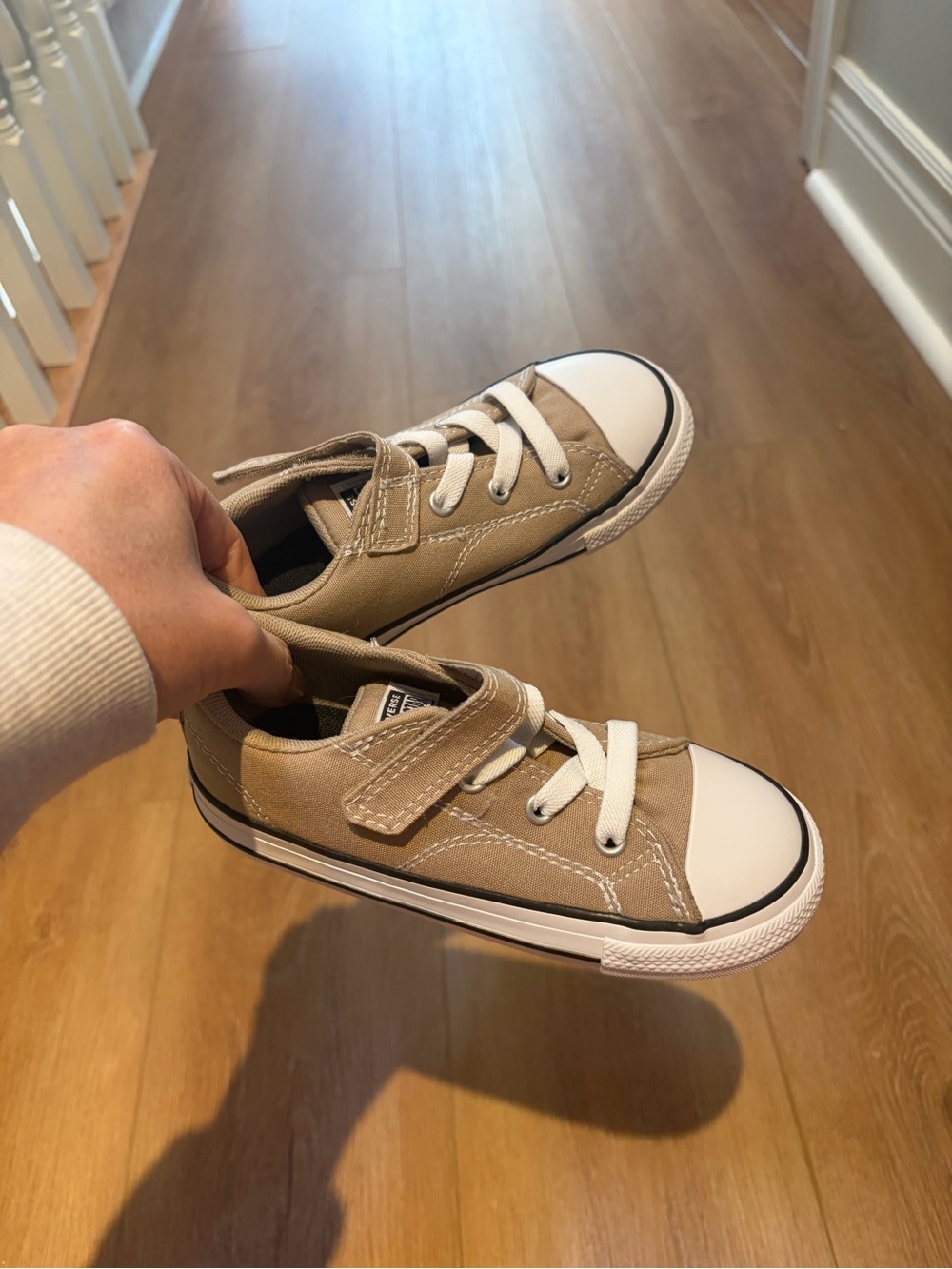 Converse shoes size 10 NWT